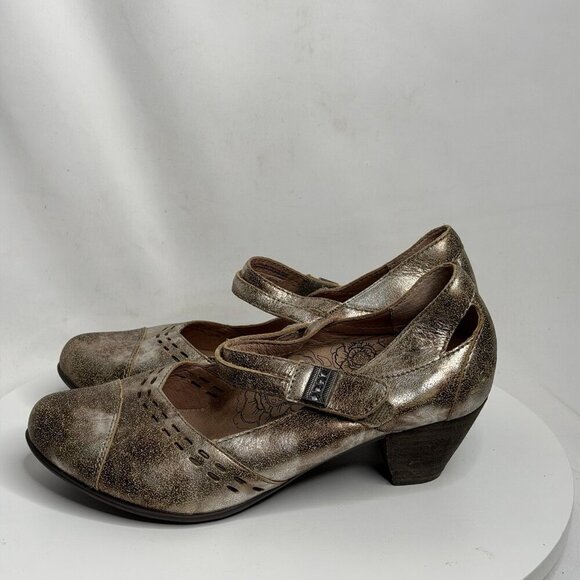 Taos Stunner Women's 6.5 Mary Jane Heels Antique Gold Leather Cap Toe Laser Cut - Picture 1 of 8